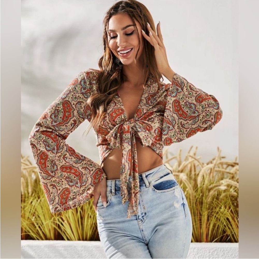 •Luukse• Front Tie Bell Sleeve Cropped Length Top - Size Small - Picture 2 of 8